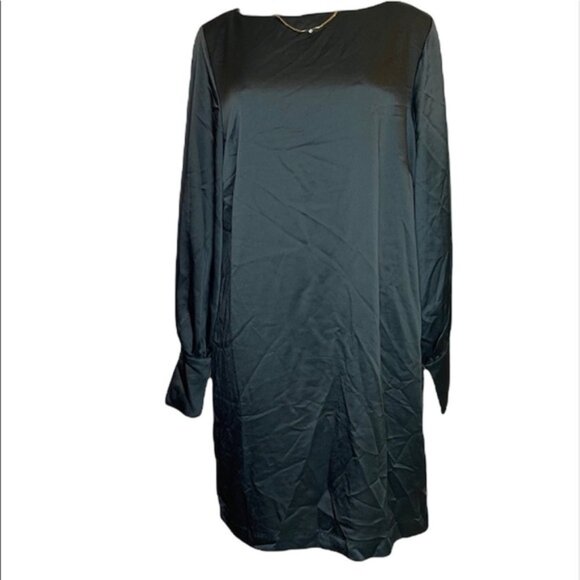 H&M Dresses & Skirts - H&M Long Sleeve Green Dress Size M